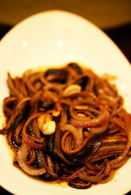 Braised Eels in Soft Pocket