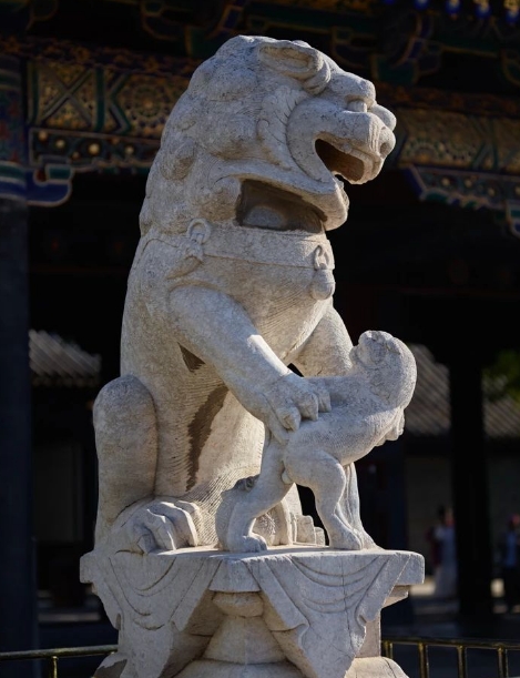 Stone Lions outside the main entrance of the mansion have guarded this family residence for hundreds of years, still exuding an imposing presence.