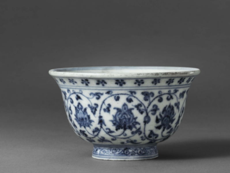 △ Ming Yongle blue and white porcelain cup with wrapped branch lotus pattern, collected in the Palace Museum, Beijing.