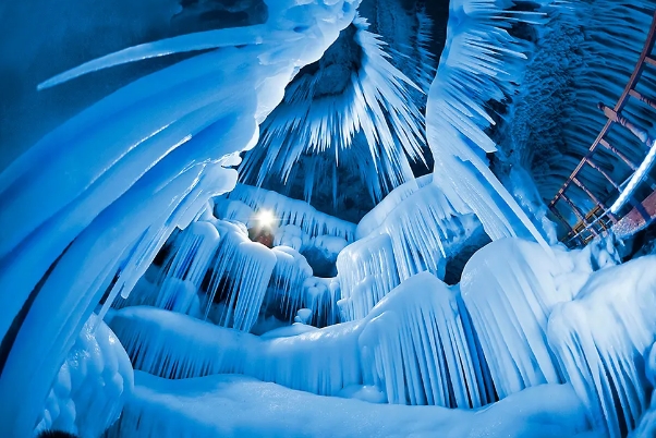 ▲ Luya Mountain Perennial Ice Cave.