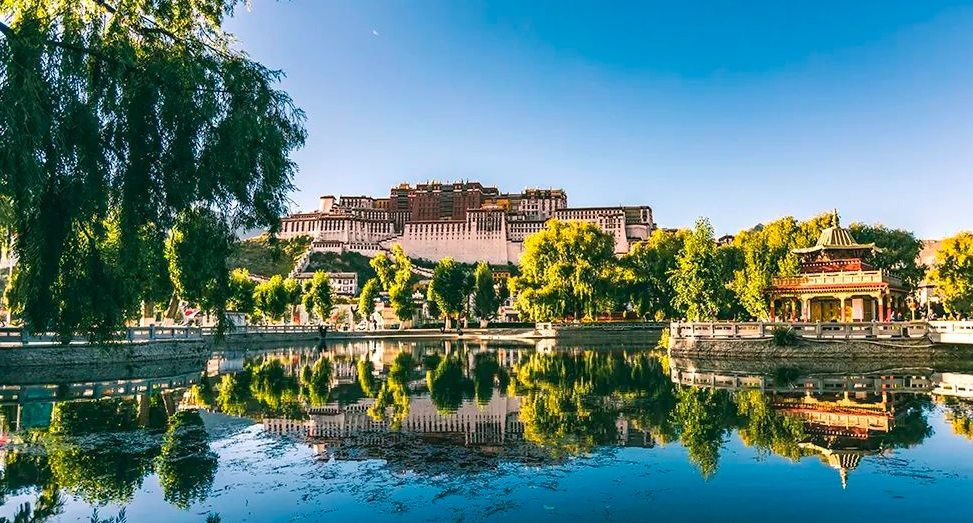 By the artificial lake in Zongjiao Lukang Park