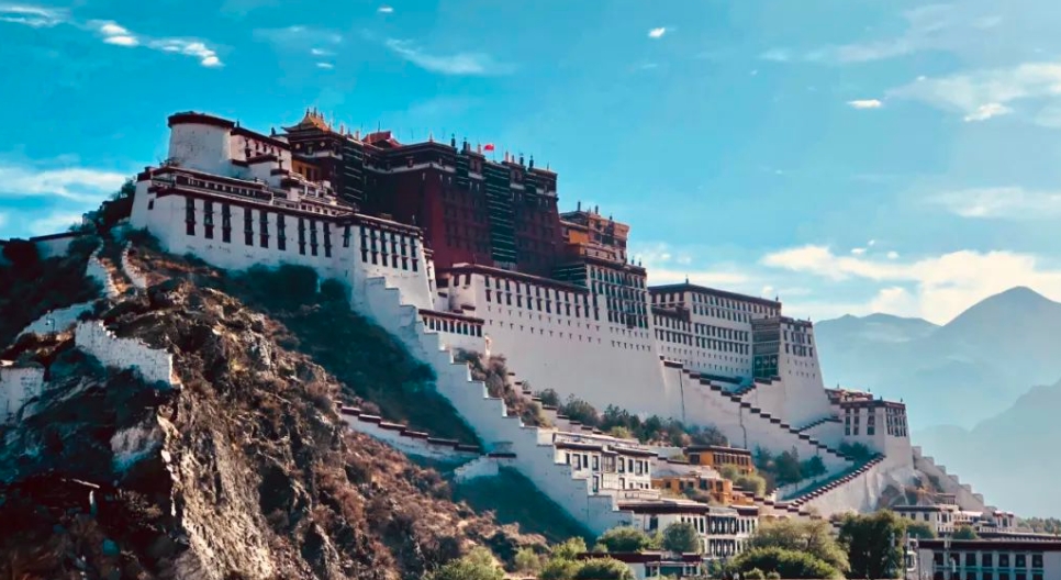 The Yaowangshan Observation Deck on the southwest side of the Potala Palace